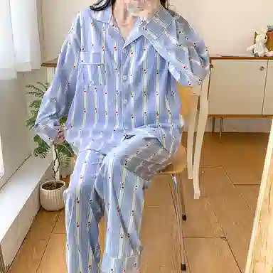 莫代尔 开衫翻领满印时尚甜美亲肤长袖长裤家居服可外穿睡衣套装 女款 浅蓝色