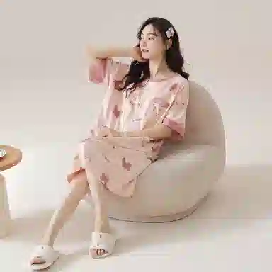 莫代尔 柔软舒适细腻透气微弹耐磨带胸垫防凸点亲肤休闲可外穿短袖睡裙 女款 淡粉色