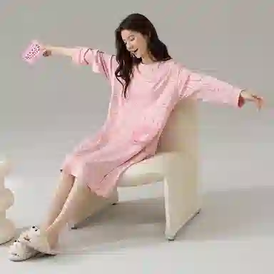 莫代尔 纯棉透气轻盈亲肤耐磨微弹吸湿排汗柔软细腻舒适可居家休闲可外穿长袖睡裙 女款 粉色