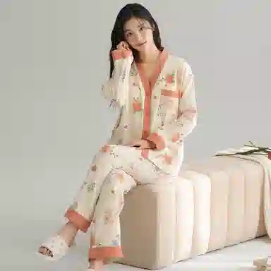 莫代尔 亲肤带胸垫防凸点舒适长袖长裤开衫和服领花卉满印甜美家居服可外穿睡衣套装 女款 杏色