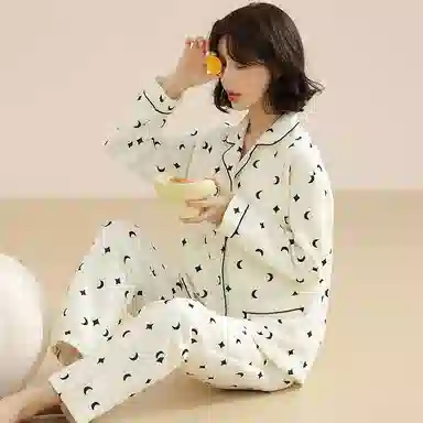 莫代尔 保暖亲肤翻领开衫时尚满印两侧隐蔽哺乳口长袖可调节裤腰长裤夹层月子服可外穿睡衣套装 女款 杏色