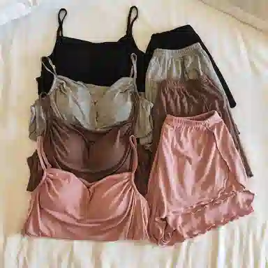 莫代尔 素色时尚舒适亲肤带胸垫防凸点吊带衫短裤可外穿睡衣套装 女款