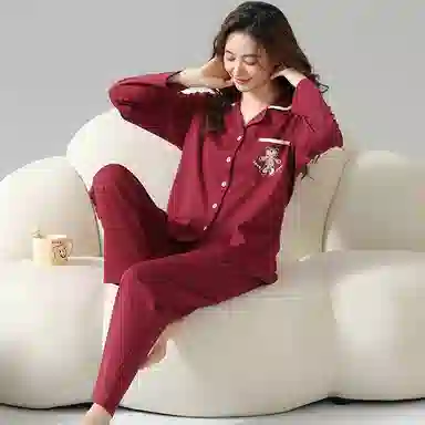 莫代尔 舒适时尚小熊印花开衫翻领长袖带胸垫可外穿秋冬睡衣套装 女款 酒红色