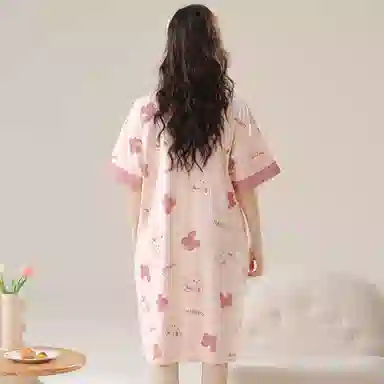 莫代尔 柔软舒适细腻透气微弹耐磨带胸垫防凸点亲肤休闲可外穿短袖睡裙 女款 淡粉色