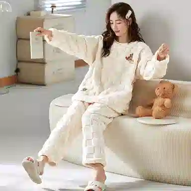 莫代尔 简约加厚蓄热保暖柔软舒适细腻长袖休闲可外穿长裤睡衣套装 女款 杏色