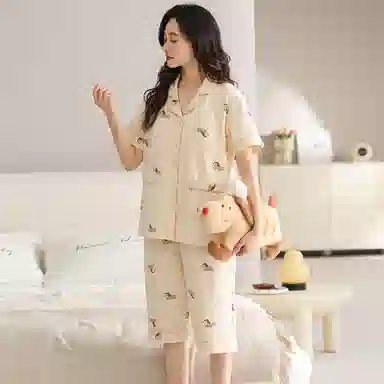 莫代尔 可外穿简约经典清新休闲薄款开衫翻领短袖七分裤带杯垫一体式防凸点家居服睡衣套装 女款 杏色