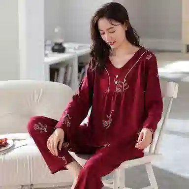 莫代尔 可外穿简约慵懒风显瘦成熟保暖细腻不臃肿储温轻柔舒适亲肤长袖长裤睡衣套装 女款 深红色