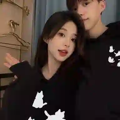 莫代尔 舒适亲肤潮流卡通时尚印花简约休闲连帽长袖可外穿打底衣 男女同款