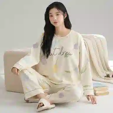 莫代尔 亲肤带胸垫防凸点舒适长袖长裤套头圆领卡通花卉满印可外穿睡衣套装 女款 杏色