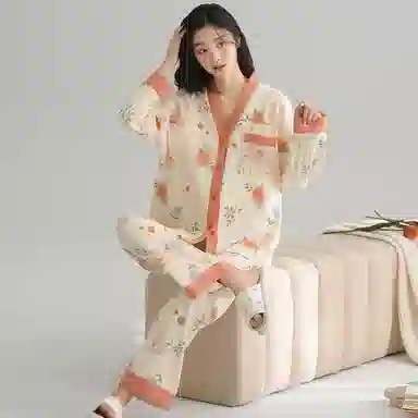 莫代尔 亲肤带胸垫防凸点舒适长袖长裤开衫和服领花卉满印甜美家居服可外穿睡衣套装 女款 杏色