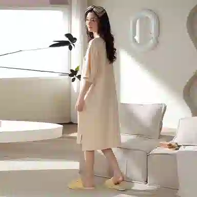 莫代尔 细腻亲肤透气舒适排汗吸湿宽松耐磨可居家休闲可外穿女士短袖睡裙 女款 杏色