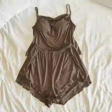 莫代尔 素色时尚舒适亲肤带胸垫防凸点吊带衫短裤可外穿睡衣套装 女款