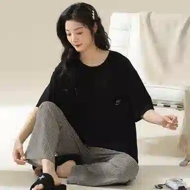 莫代尔 时尚简洁休闲套头宽松细腻柔软亲肤不易起球短袖长裤可外穿夏季睡衣套装 女款 黑色