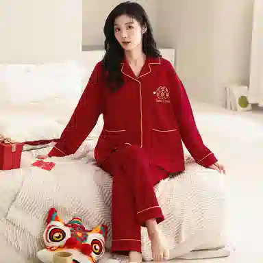 莫代尔 韩版亲肤舒适双口袋上衣休闲简约长袖长裤家居服可外穿睡衣套装 女款 猩红色