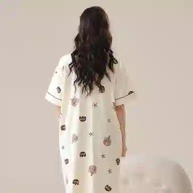 莫代尔 简约柔软舒适细腻透气耐磨微弹带胸垫防凸点亲肤休闲可外穿短袖睡裙 女款 杏色