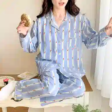 莫代尔 开衫翻领满印时尚甜美亲肤长袖长裤家居服可外穿睡衣套装 女款 浅蓝色