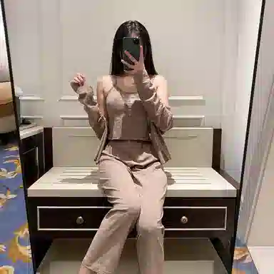 莫代尔 舒适亲肤带胸垫防凸点素色简约休闲韩版时尚家居服长袖长裤睡衣套装 女款