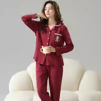 莫代尔 舒适时尚小熊印花开衫翻领长袖带胸垫可外穿秋冬睡衣套装 女款 酒红色