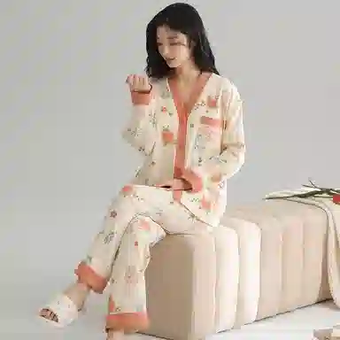 莫代尔 亲肤带胸垫防凸点舒适长袖长裤开衫和服领花卉满印甜美家居服可外穿睡衣套装 女款 杏色