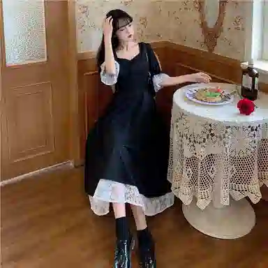 水中花 法式复古宫廷赫本风微胖女生苹果梨形身材多巴胺收腰显瘦绷带蕾丝高级感穿搭纯色简约短袖连衣裙 女款