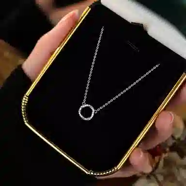 CUTE DAME 999
