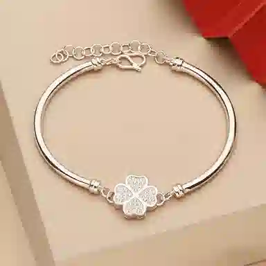 CUTE DAME 999
