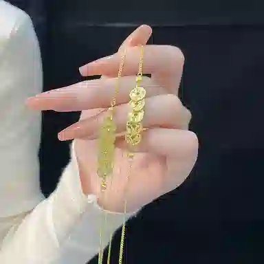 CUTE DAME