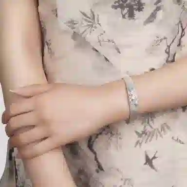 CUTE DAME S999