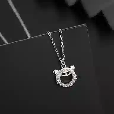 CUTE DAME 999