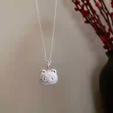 CUTE DAME 999