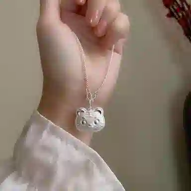 CUTE DAME 999