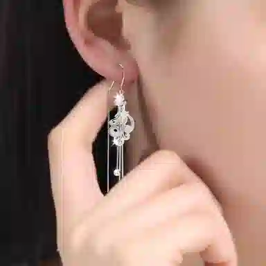 CUTE DAME 999