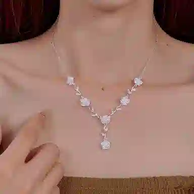 CUTE DAME 999