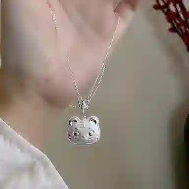 CUTE DAME 999