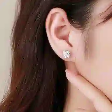 CUTE DAME 999