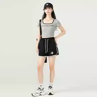 棉致 喵喵对话纯棉透气系带抽绳侧缝分割弧形摆围包边撞色设计感微宽松三分休闲短裤 女款