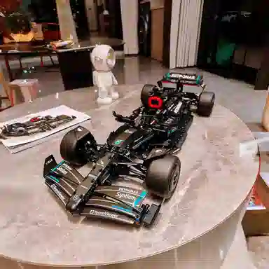 ZOCO Mercedes-Benz F1 Racing Car Model