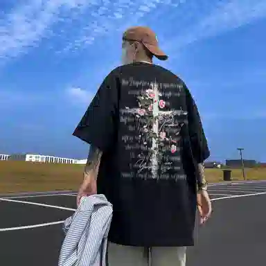 Yiershuang Cross Rose Tee