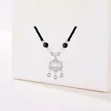 999