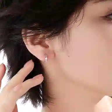 S925