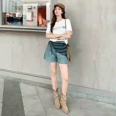 美洋 海藻条纹  潮人小道具~简约百搭三角 丝巾 女款