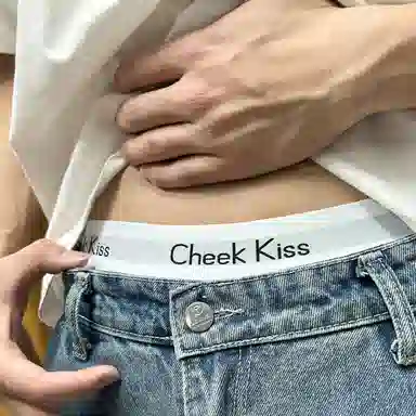 cheekkiss 4