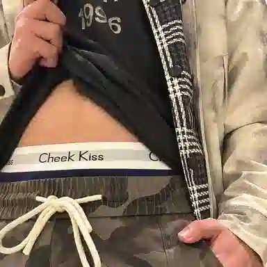cheekkiss 4