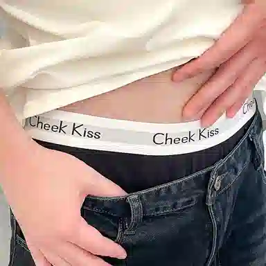 cheekkiss A 3