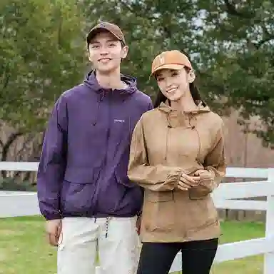 鸭鸭 户外运动基础潮牌高街纯色工装口袋设计薄款凉爽百搭宽松休闲连帽抽绳夹克外套 男女同款