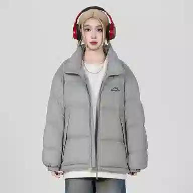 鸭鸭 经典暖冬系列 简约字母印花设计感青少年基础款学生党好物学院风纯色户外通勤防风保暖抗皱宽松休闲百搭拉链立领羽绒服 男女同款