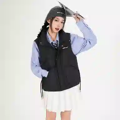 鸭鸭 美式基础款纯色品牌字母慵懒立领拉链防风大口袋厚款户外极寒保暖休闲百搭马甲羽绒服 女款