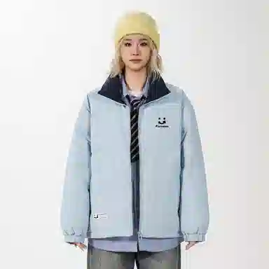 鸭鸭 创意笑脸字母刻字膜简约时尚设计运动休闲美式复古潮流户外撞色立领防风防寒宽松舒适百搭通勤保暖羽绒服 男女同款