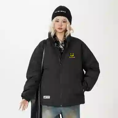 鸭鸭 创意笑脸字母刻字膜简约时尚设计运动休闲美式复古潮流户外撞色立领防风防寒宽松舒适百搭通勤保暖羽绒服 男女同款