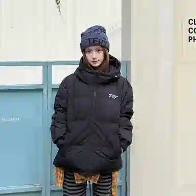 鸭鸭 冬季连帽外套创意字母设计经典基础款百搭保暖潮流时尚休闲户外通勤撞色棉衣羽绒服 男女同款